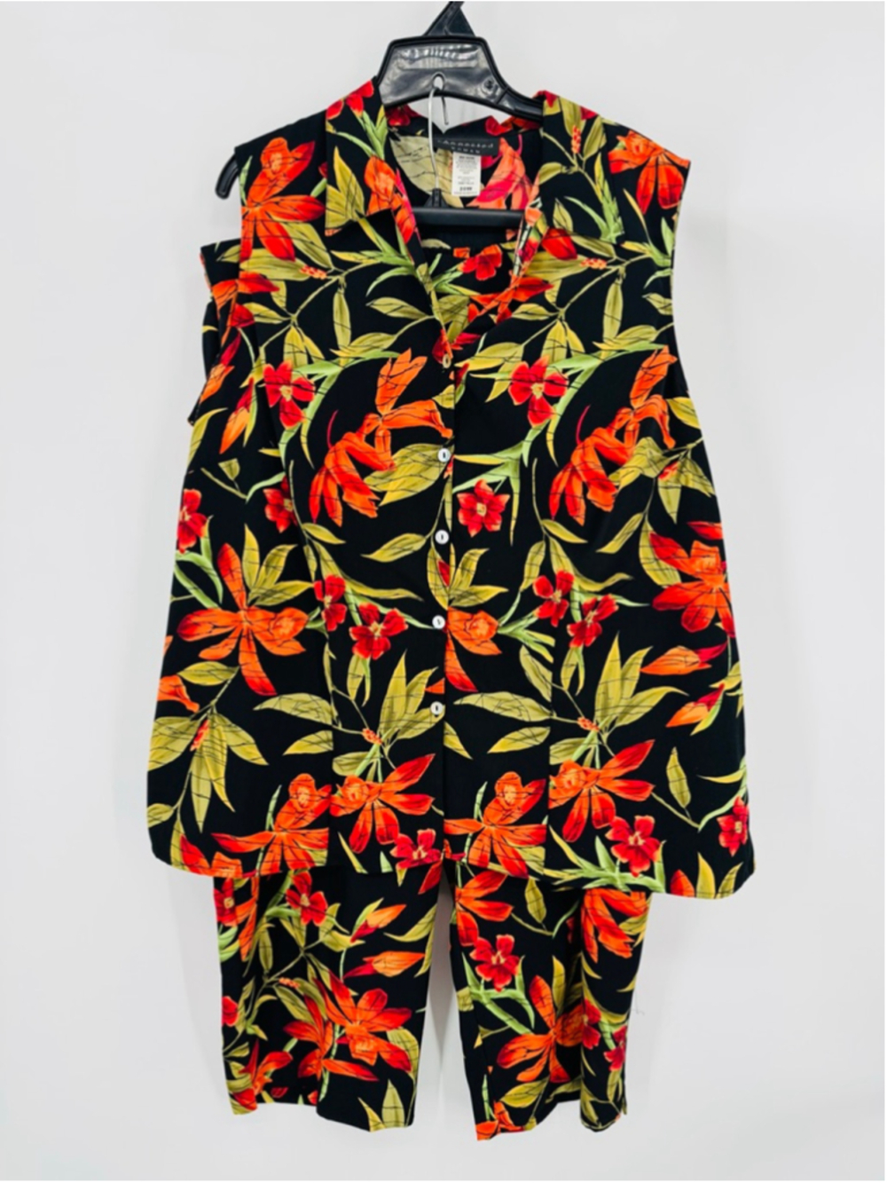 2 Piece Outfit Capri Pants Sleeveless Top Tropical Floral Hawaiian Size 20W